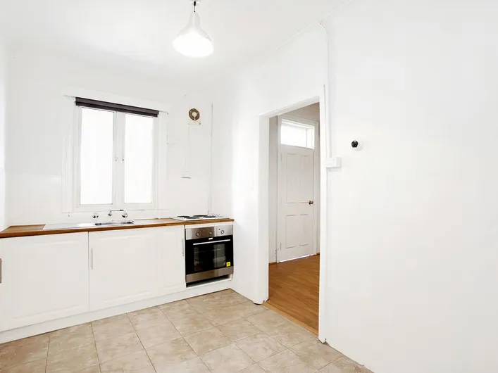 Pet Friendly One Bedroom Rear Garden Unit in Ultra Convenient Location