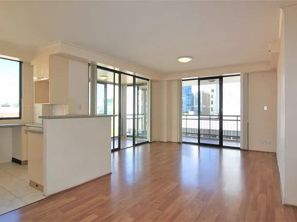 Freshly painted 2 bedroom apartment with floorboard
