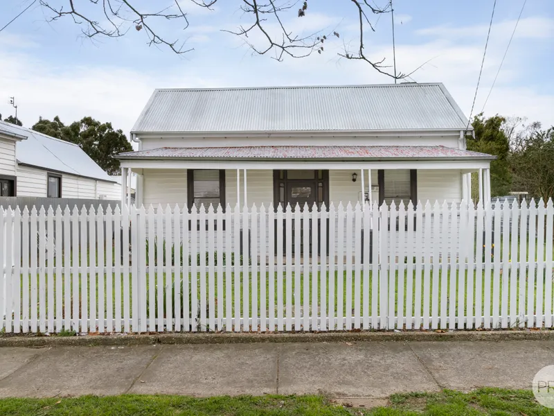 RENOVATED THREE BEDROOM HOME CLOSE TO CBD & TRAIN STATION