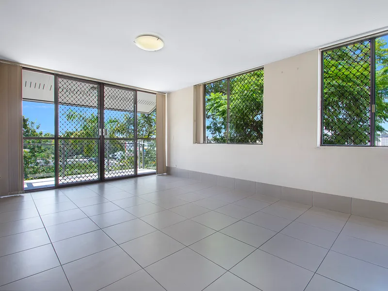 2 Bedroom updated unit across from Indooroopilly Shopping Centre