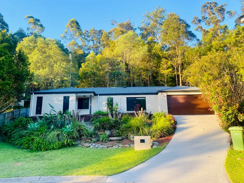 Peaceful, Private with presentation of a new home!