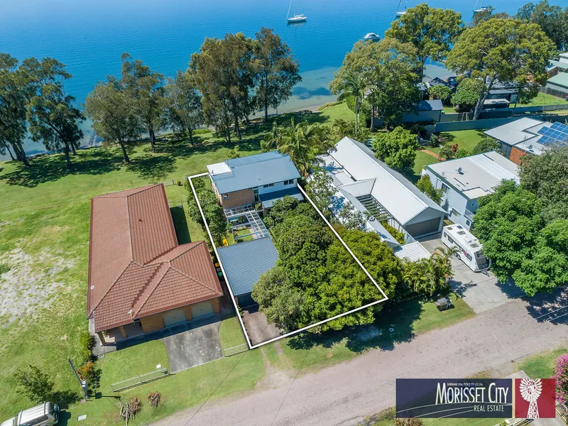 MAGIC WATERFRONT LOCATION