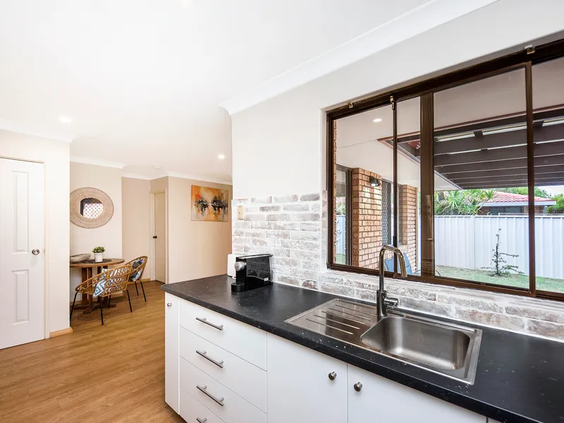 Light and Bright Villa with Large Courtyard!