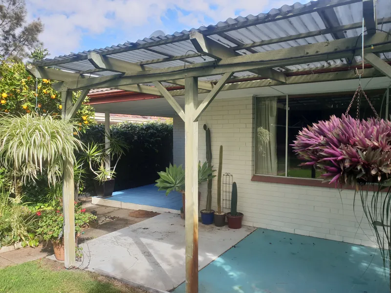 LOVELY CHARACTER FAMILY HOME IN INGLEWOOD!