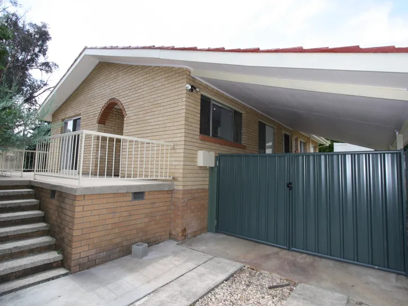 Three Bedroom Home in Quiet Location!! Ducted heating throughout!