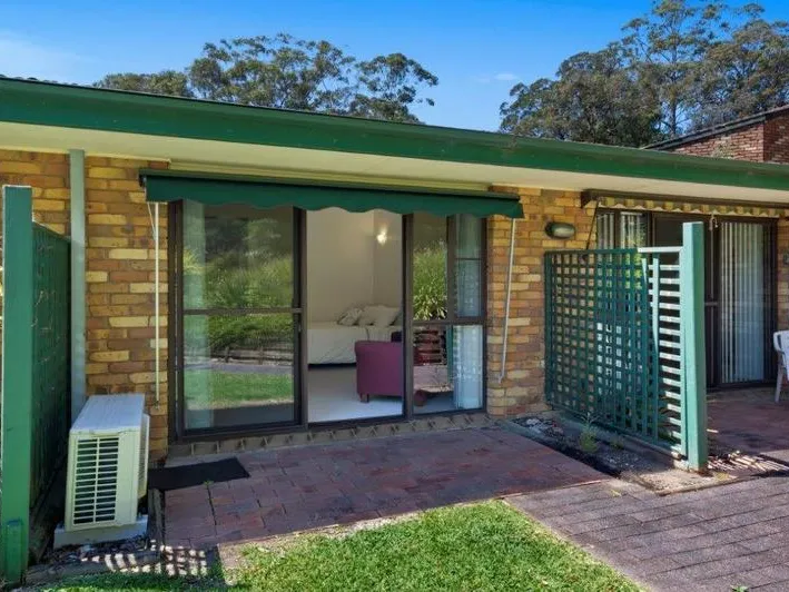 Modern & light filled studio apartment