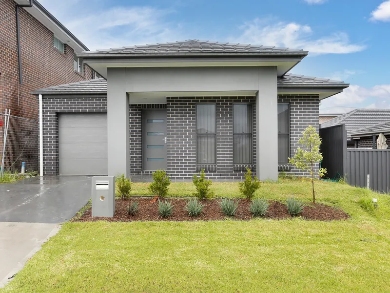 Modern Four Bedroom Home in Colebee