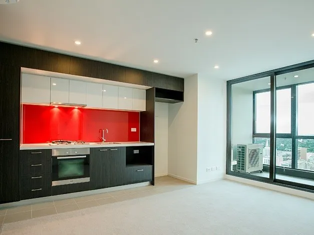 DELIGHTFUL TWO BEDROOM APARTMENT (UNFURNISHED)