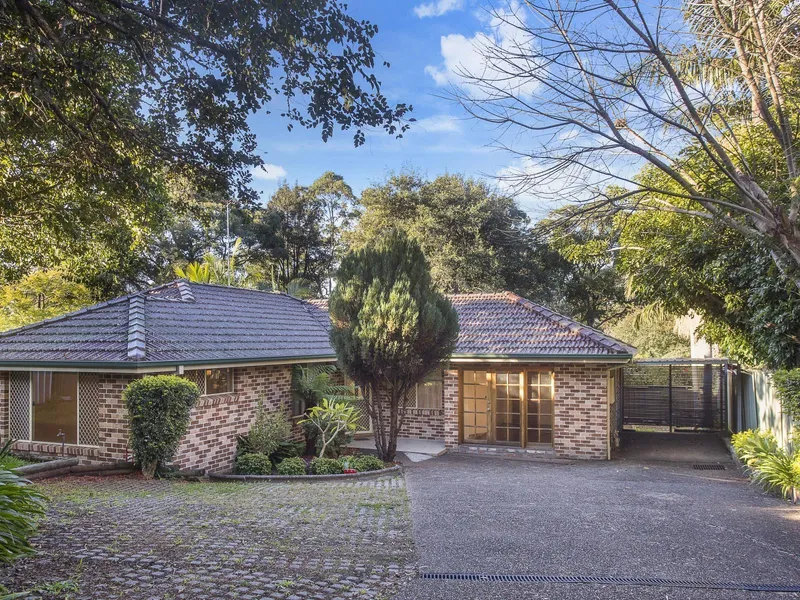 Beautiful Garden Home In Prestigious Location