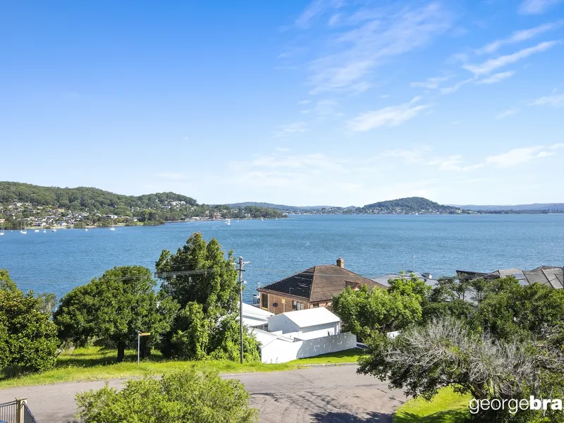 BEAUTIFULLY RENOVATED WITH PANORAMIC VIEWS