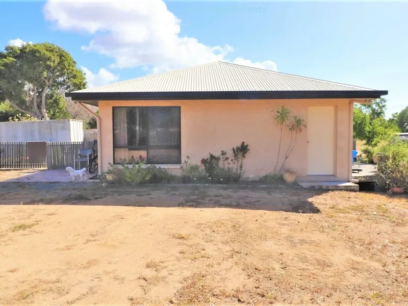 3 Br. Modern Home in Cleveland Palms Estate