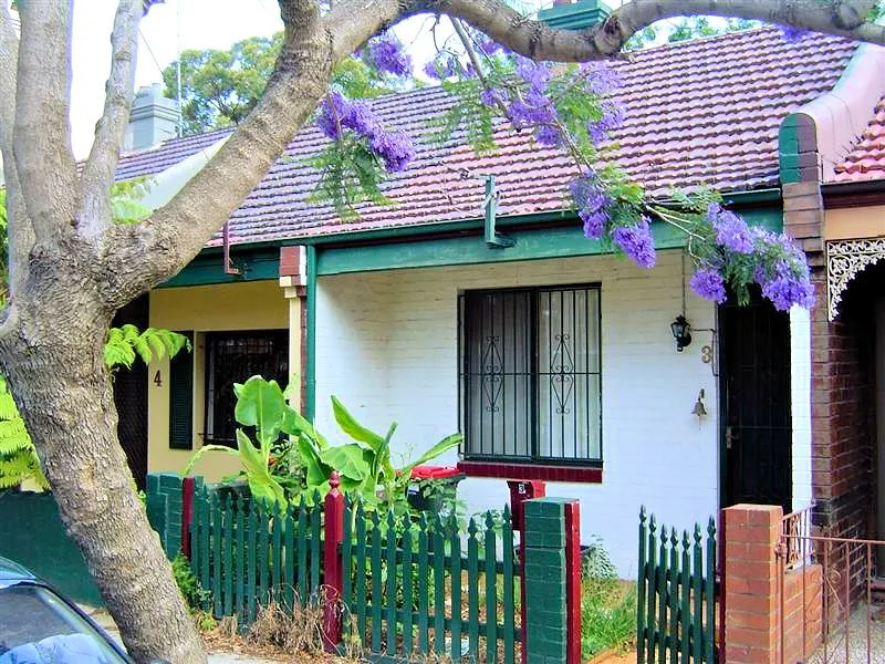 QUAINT TERRACE IN FANTASTIC LOCATION