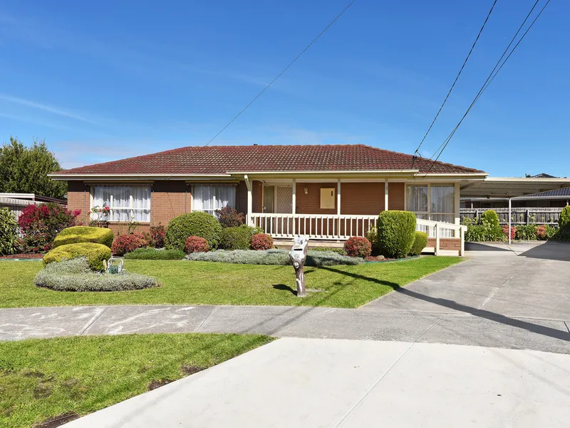 LIGHT FILLED INTERIORS, FAMILY FRIENDLY SETTING