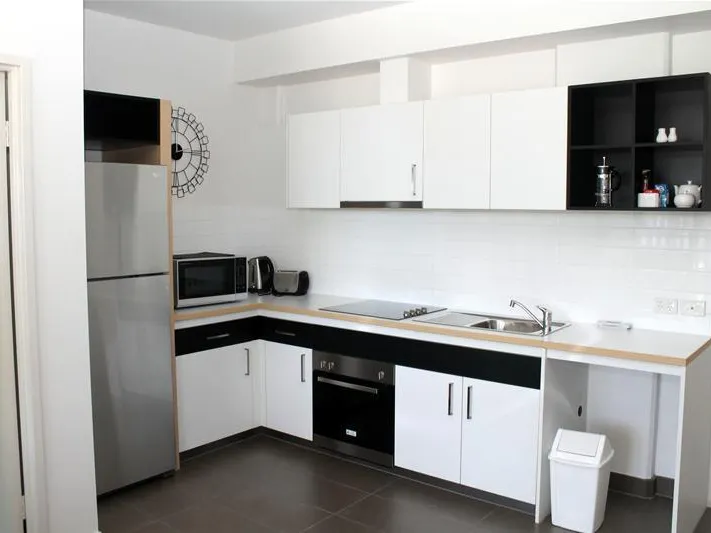 STUNNING 1 BEDROOM APARTMENT