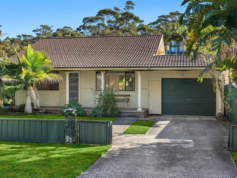 Charming 2-Bedroom, 2-Bathroom Property with Carport on 11 Thompson Street, Bundeeena