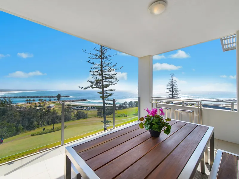 Breathtakingly Luxurious Apartment with Mesmerising 180-degree Ocean 