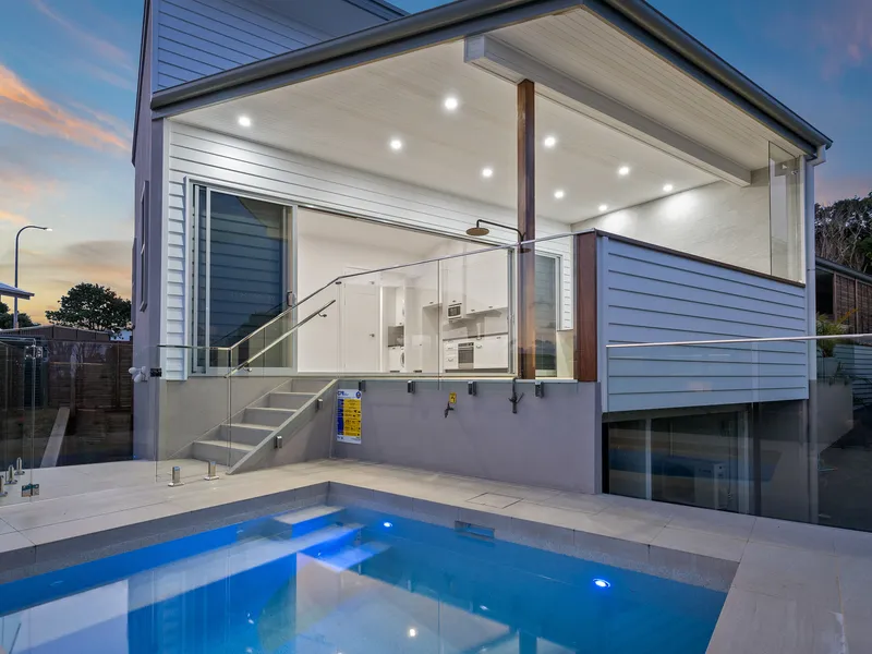 Hampton Style Apartment with swimming pool