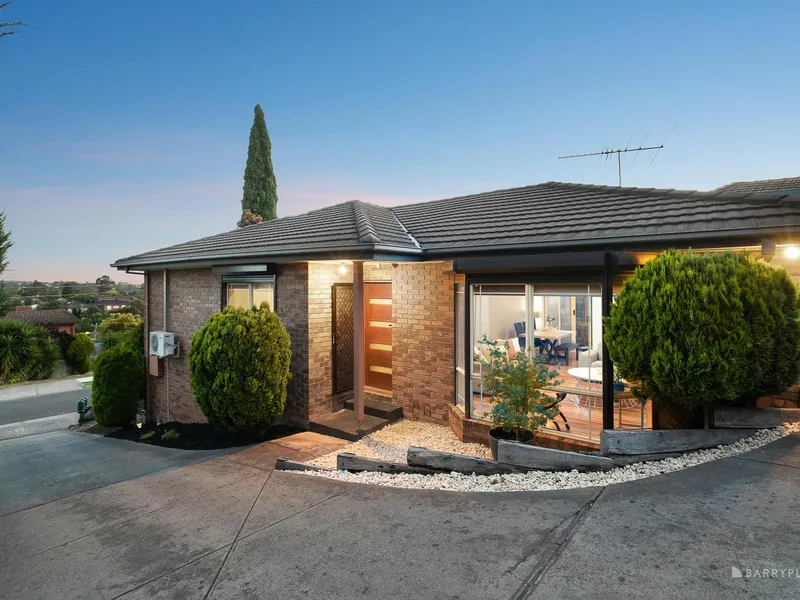 Modern Family Living With Great Views