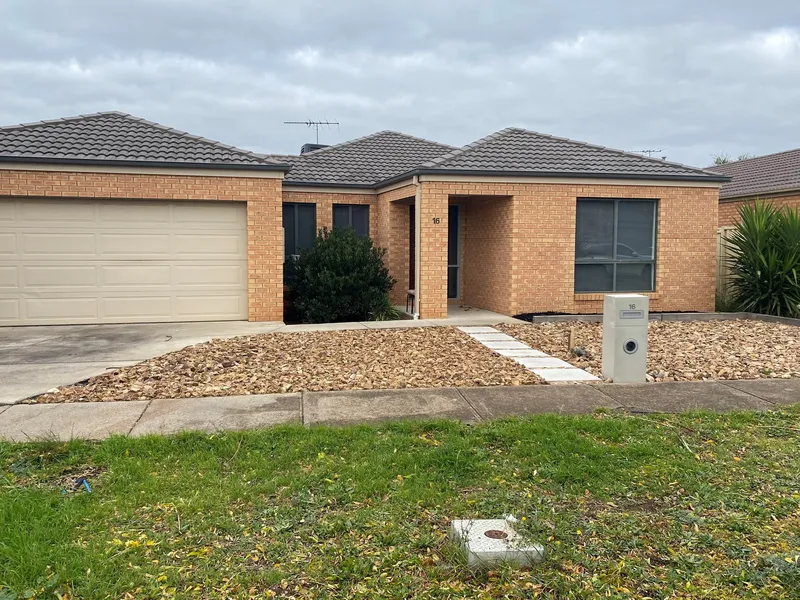 LARGE AND SPACIOUS FAMILY HOME