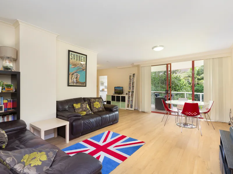 Well-maintained security two bedroom apartment in Pacific Park