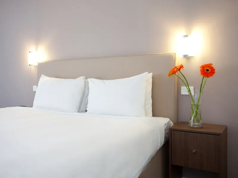 Spacious room close to Chapel Street and public transport