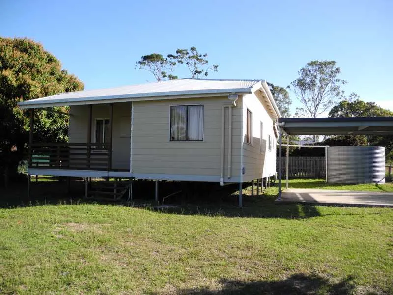 COUNTRY LIVING 2 BEDROOM PLUS SUNROOM 