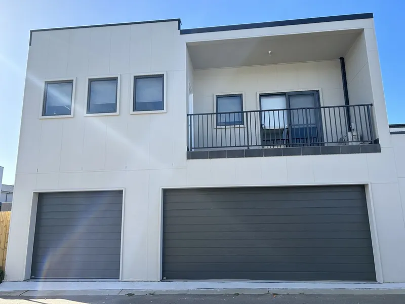 Near New 1 bedder