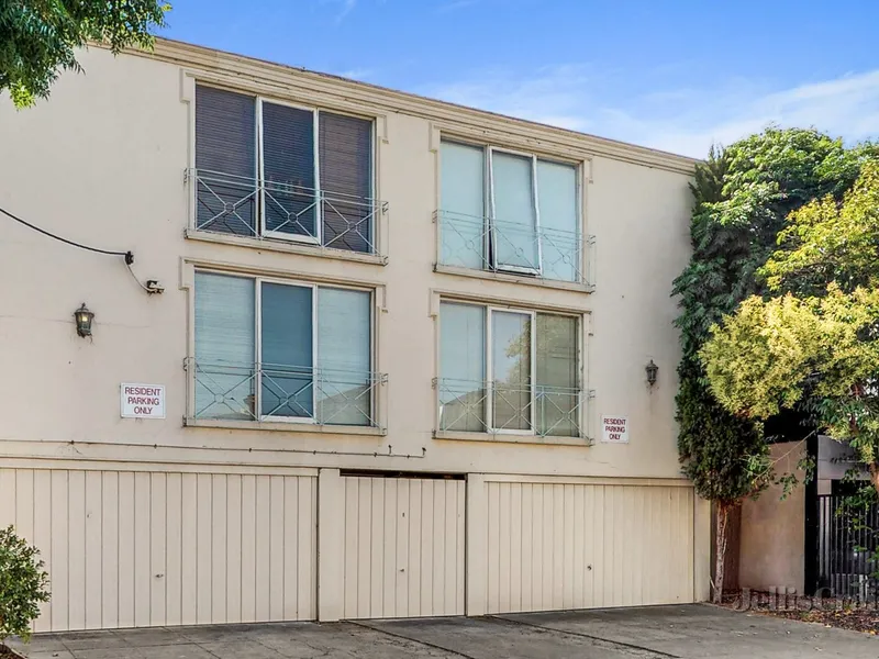 Great Apartment in Melbournes Sports Precinct