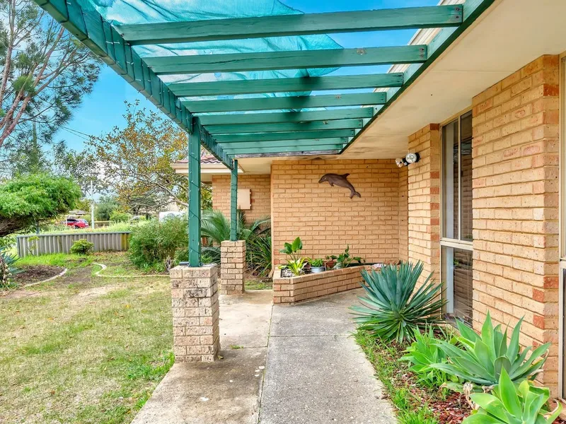 ALL the extras ! HOME OPEN VIEWING THURSDAY 8TH DECEMBER AT 12PM/NOON