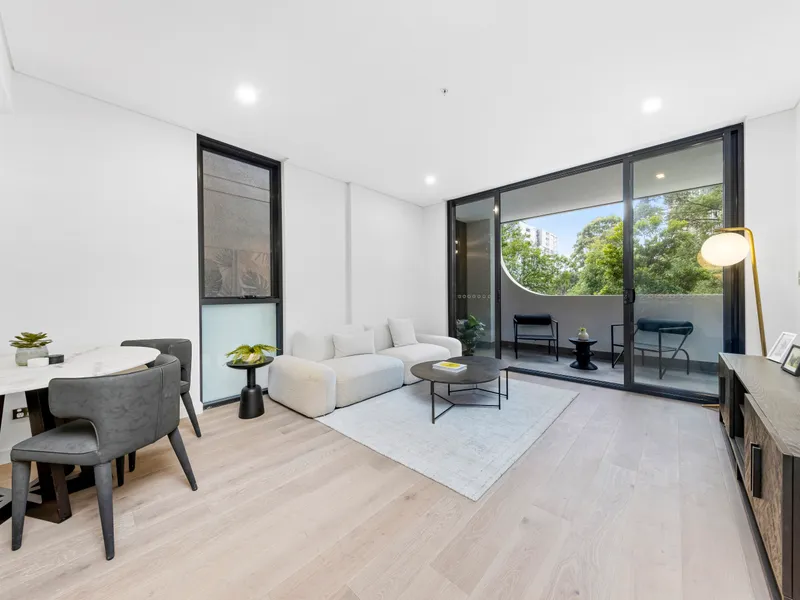 Ready to Move in Brand New Apartment facing Park