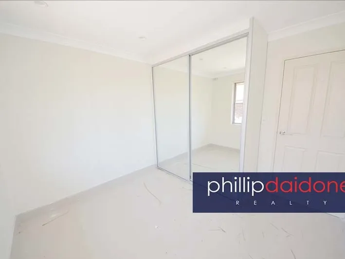 NEAT UNIT.. WITH GARAGE..