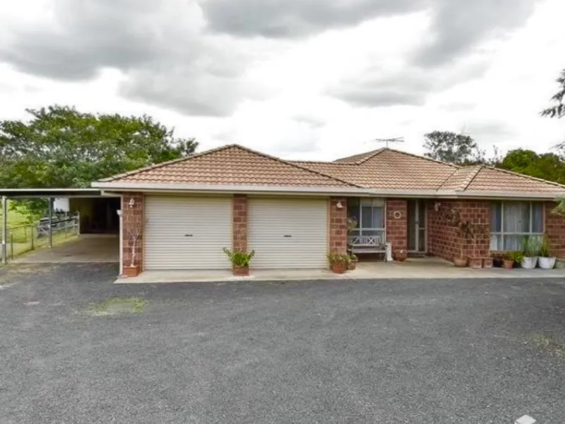 A FAMILY HOME WITH A FARMING BUSINESS AS A BONUS!