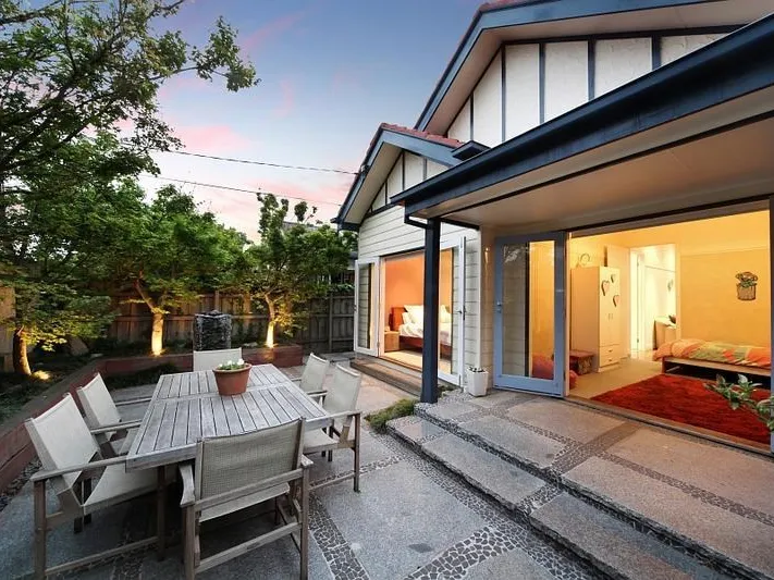 Stunning Entertainers Home In McKinnon School Zone!
