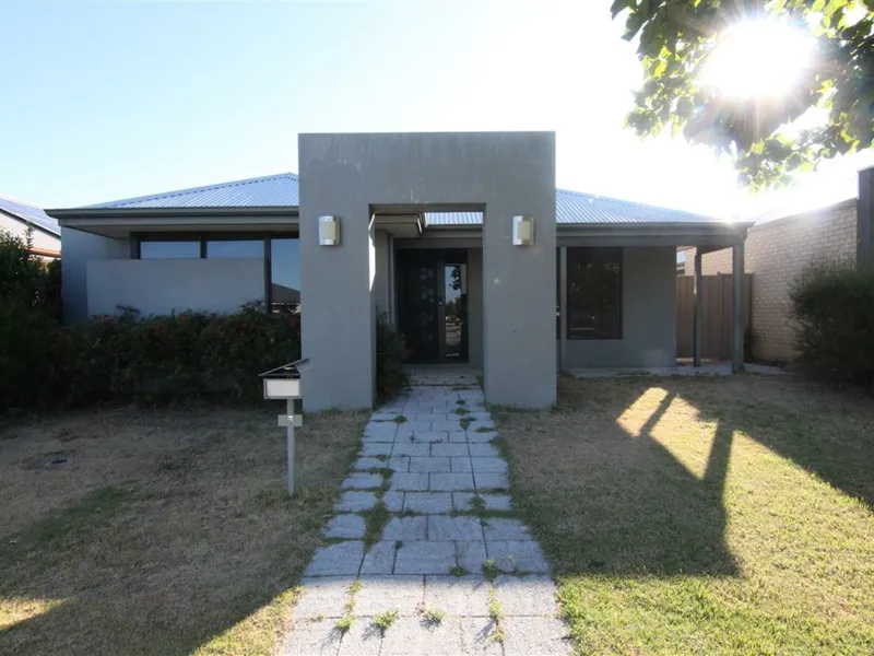 GREAT LOCATION – GREAT PRICE!