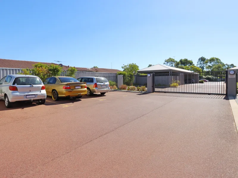 Easy Care 3x1 Ground Floor 127sqm Apartment