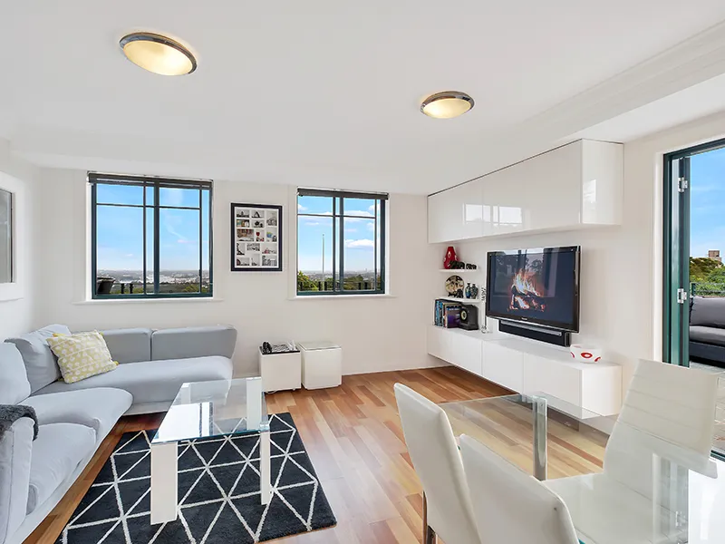 Light Filled Family Terrace Apartment