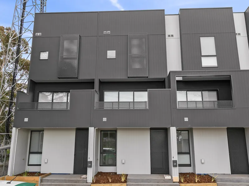 BRAND NEW 3 BED 2 BATH TOWNHOUSE WITH LOCK UP GARAGE