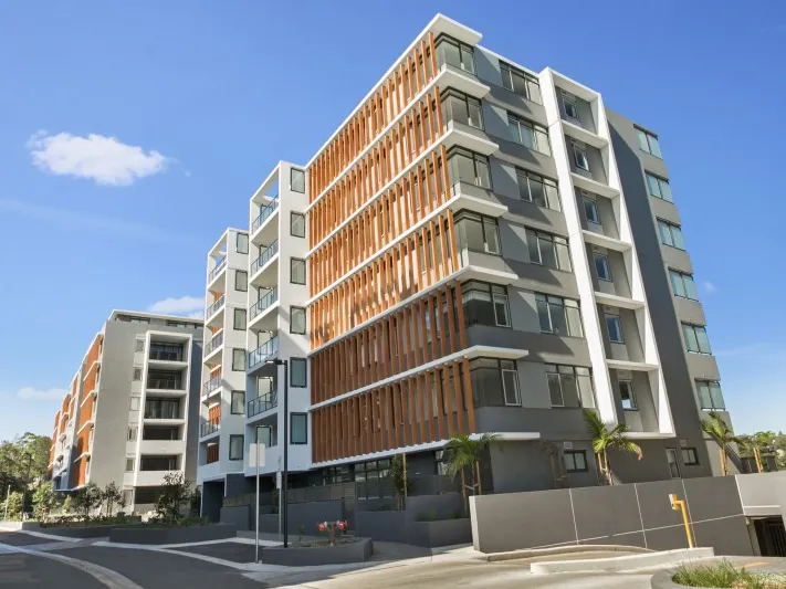 EXECUTIVE UNFURNISHED TWO BEDROOM IN TRANQUIL BAY PAVILIONS
