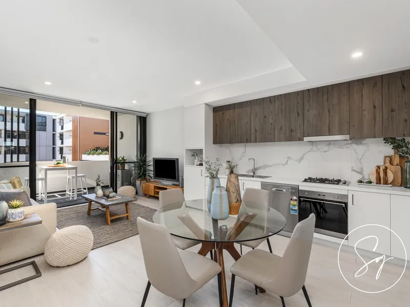 PERFECTLY SITUATED CONTEMPORARY APARTMENT!