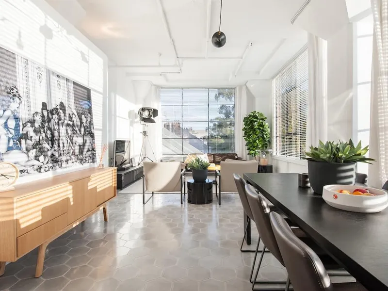 Spacious 2 Bedroom Apartment Fully furnished $1650/week including bills and WIFI