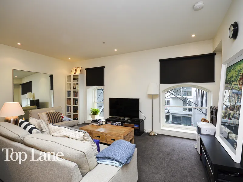 LUXURIOUS LIVING 'STARCK' STYLE