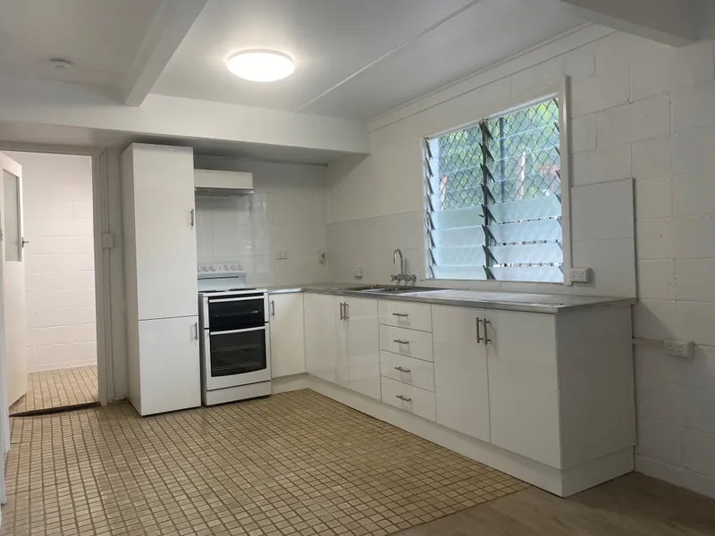 Two bedroom Unit - Urangan