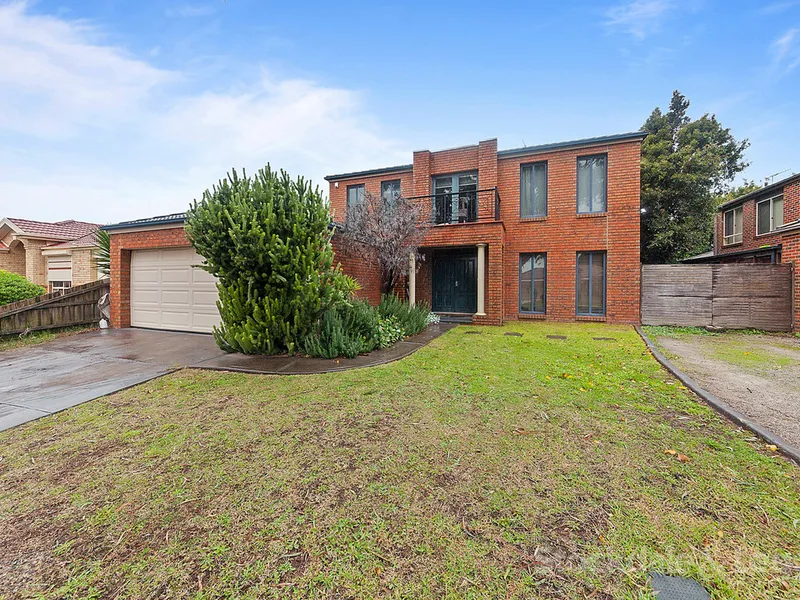 A LARGE FAMILY PACKAGE IN A QUIET COURT LOCATION!!