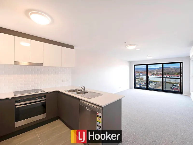 One bedroom located in SQ1