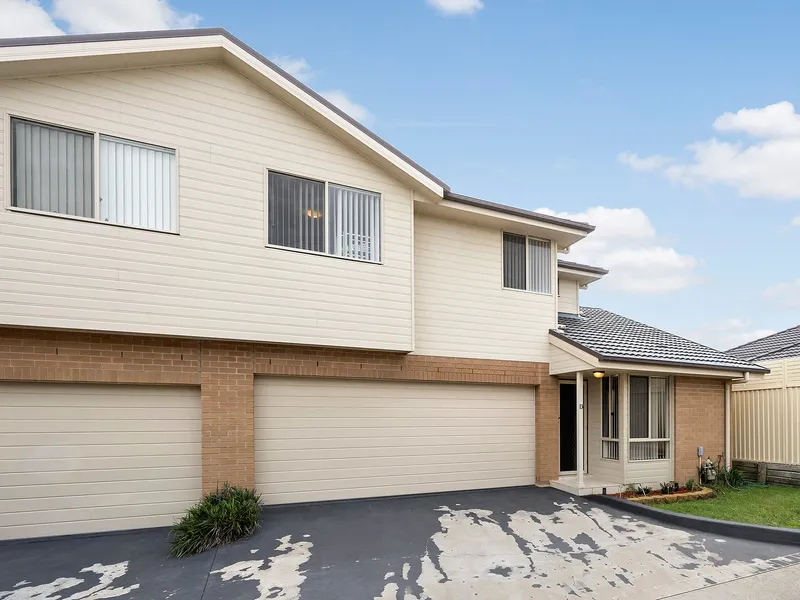 Spacious Low Maintenance Townhouse