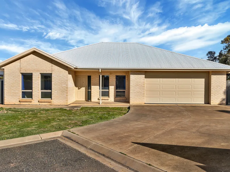 Spacious 3-Bedroom Home on a Large Allotment