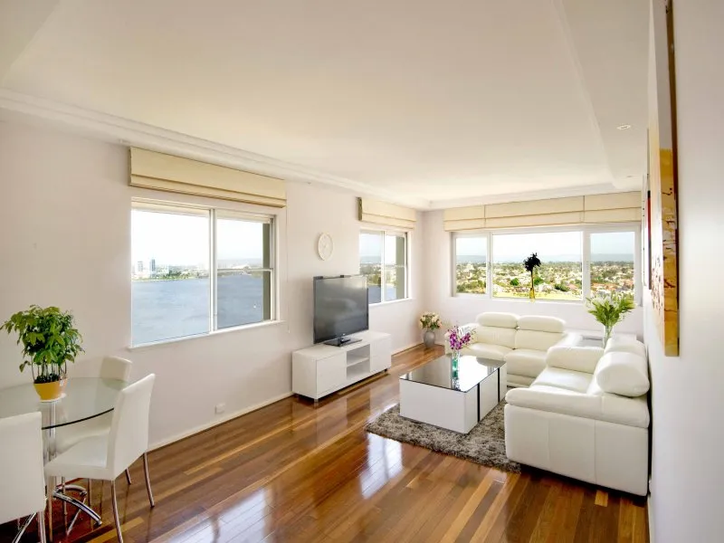 High Floor Apartment With Magnificent View Of The Swan River
