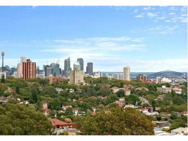 North facing 1 + Study apartment with panoramic views of Sydney Harbour