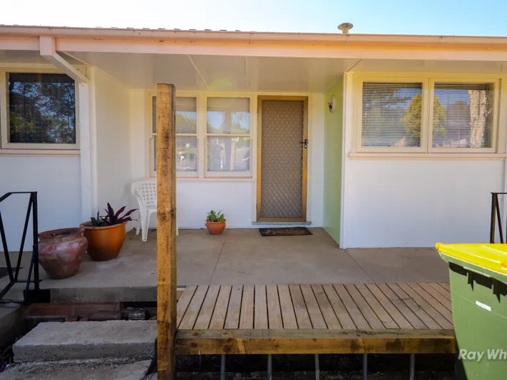 Small 1 Bedroom Unit in Quiet Complex in South Grafton