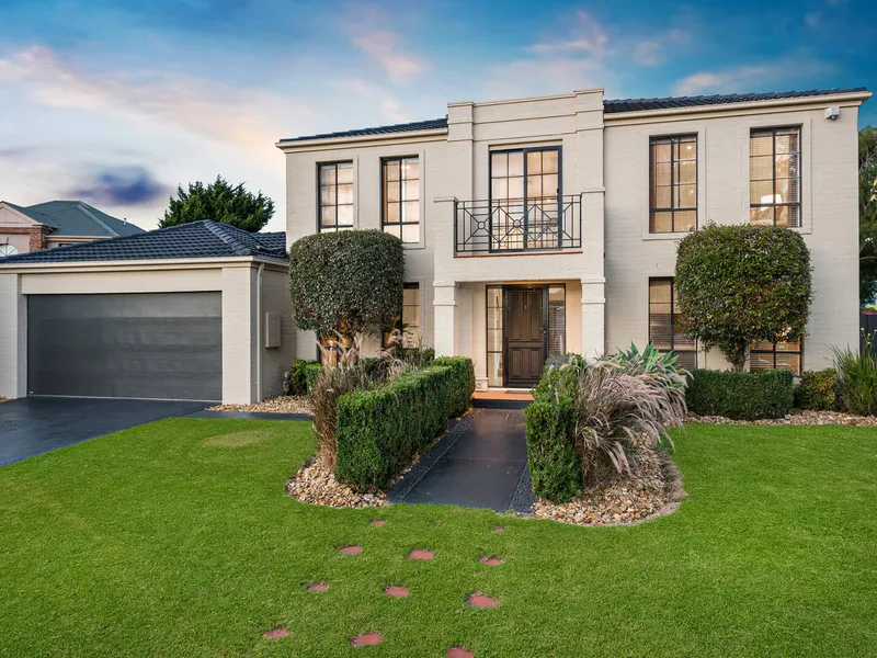 Family elegance with room for everyone!